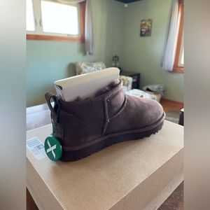 UGG Ultra Mini Dark Cedar Size 5